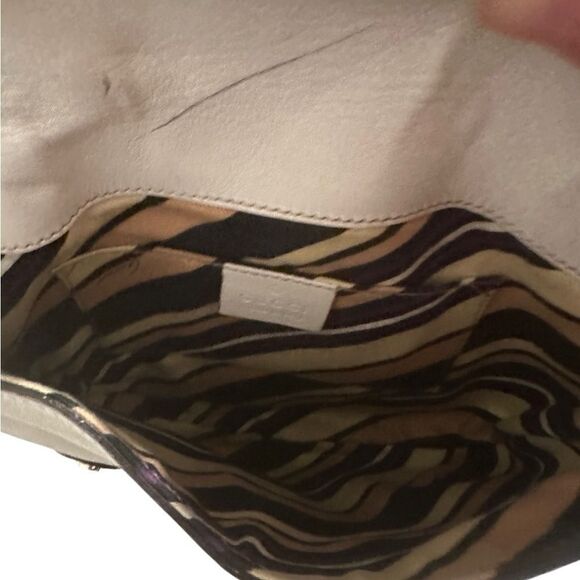 Gucci Cream Leather Britt Shoulder Bag with Gold Hardware - Picture 13 of 16